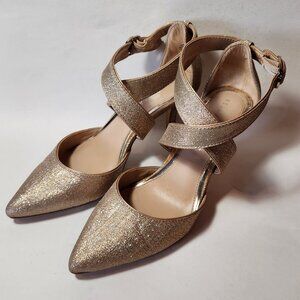 Kelly & Katie Gold Metallic Maryrae Crossover Pump